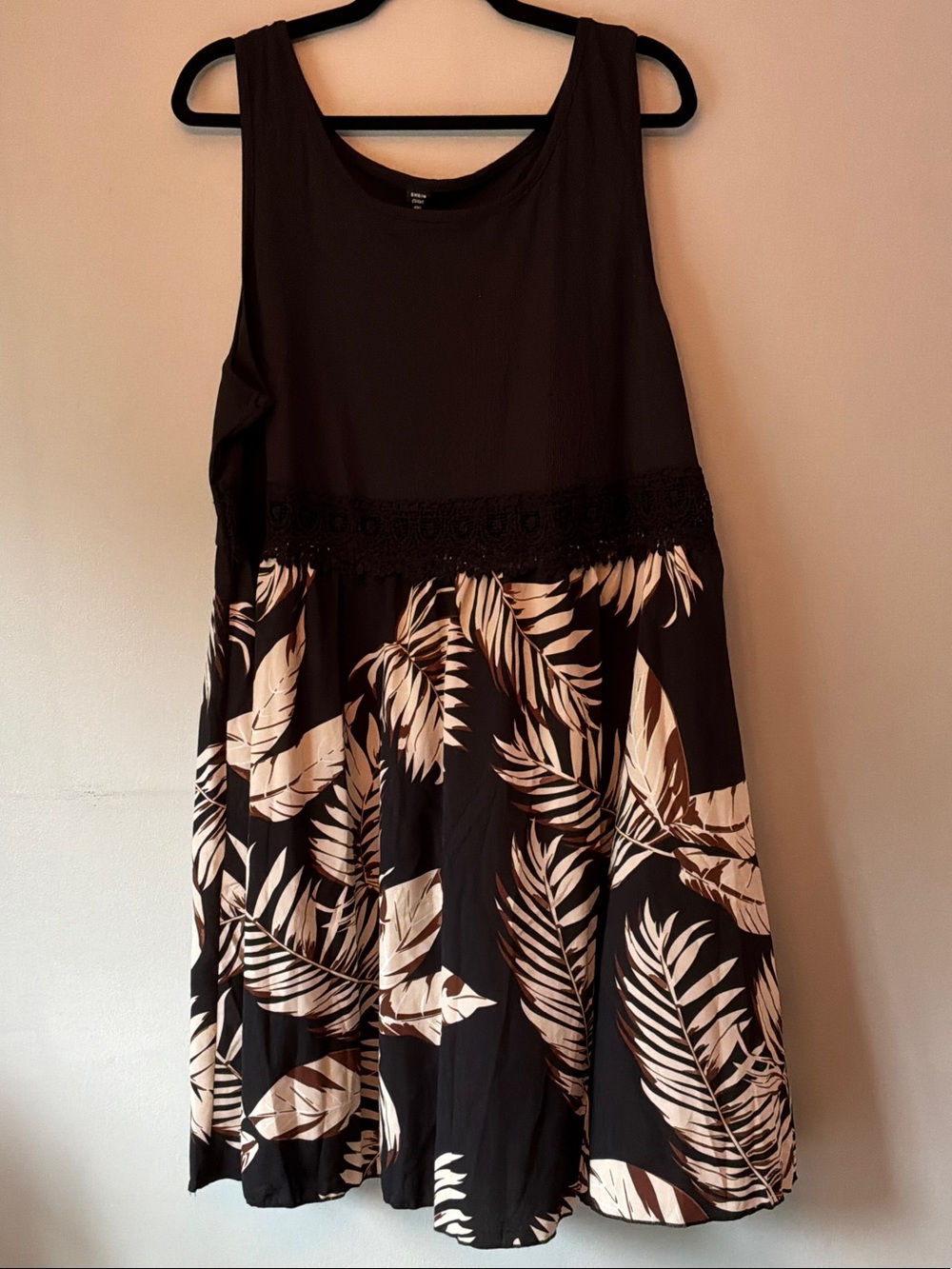 SHEIN Black and Cream Tropical Leaf Midi Dress
